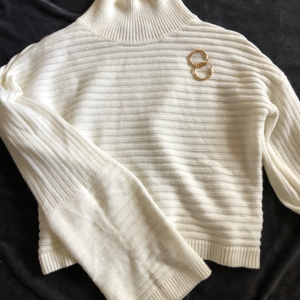 White Knot Sweater